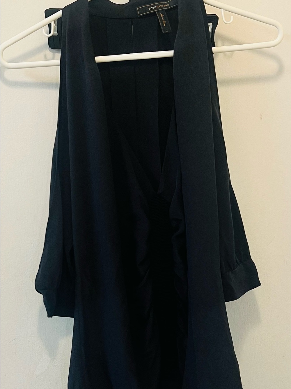 BCBGMaxAzria Black Sleeveless V-Neck Draped Camisole